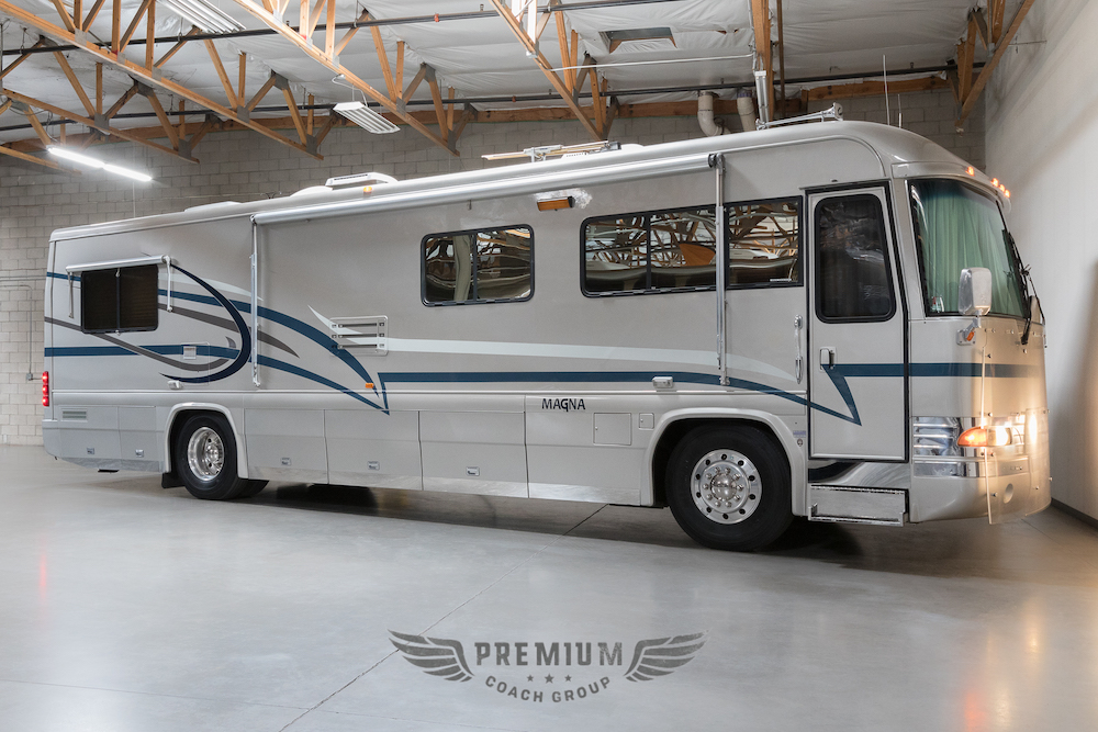 1999 Country Coach  For Sale