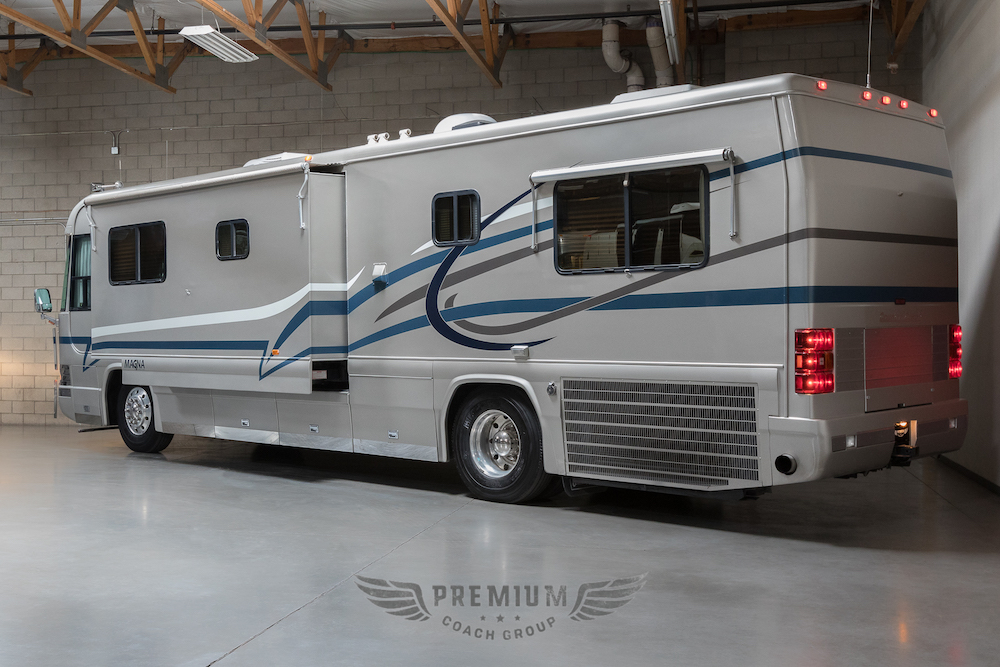 1999 Country Coach  For Sale
