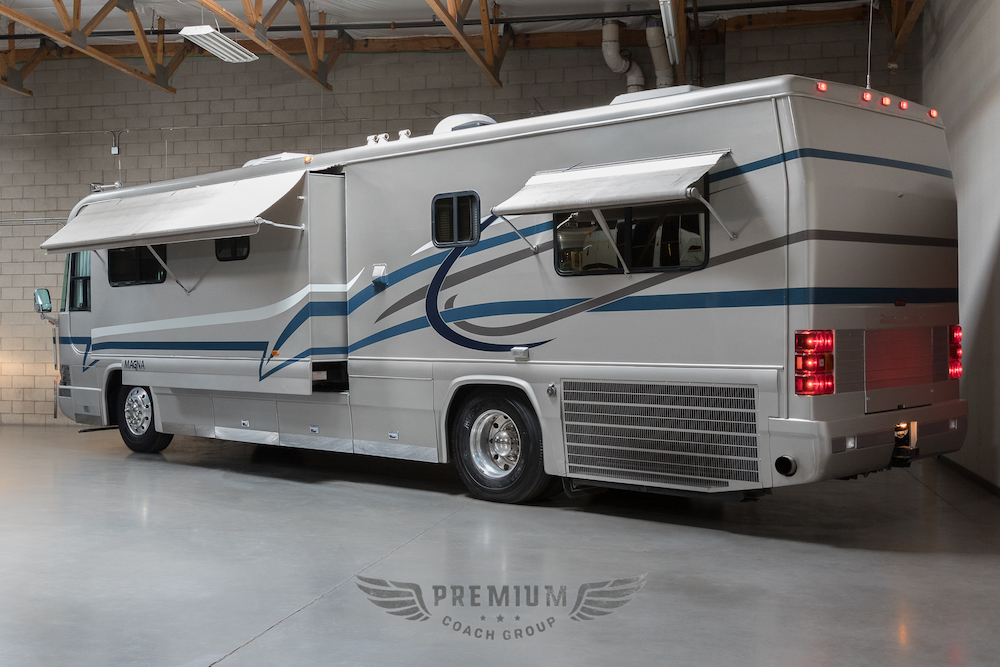 1999 Country Coach  For Sale