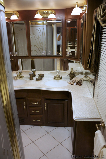 2003 Newmar Essex 