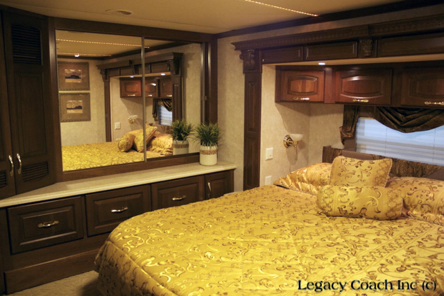 2003 Newmar Essex 