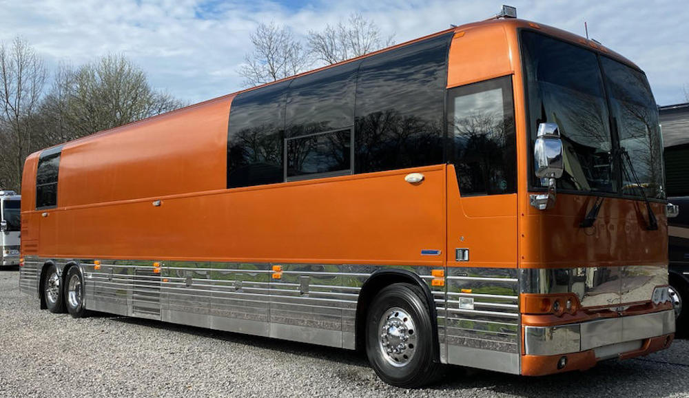 2005 Prevost XLII For Sale