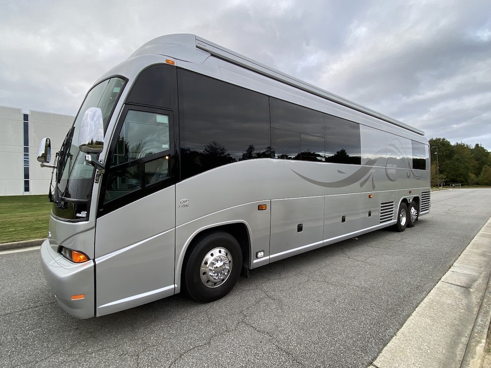 2006 MCI For Sale