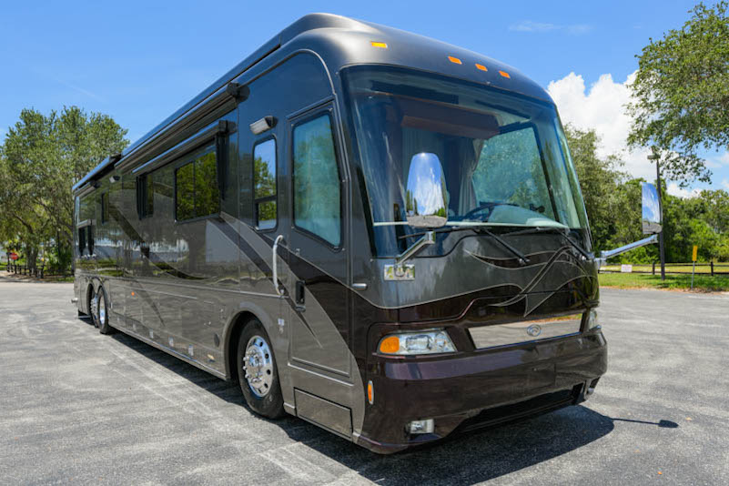 2007 Country Coach Magna For Sale