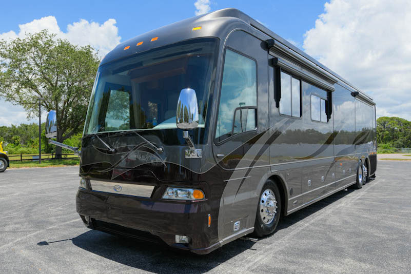 2007 Country Coach Magna For Sale