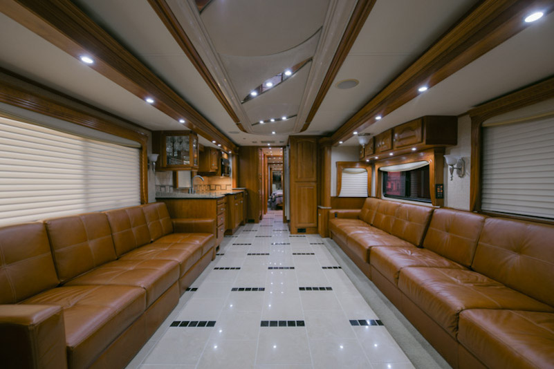 2007 Country Coach Magna For Sale