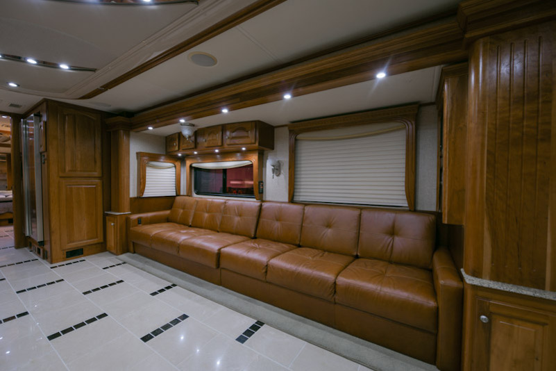 2007 Country Coach Magna For Sale