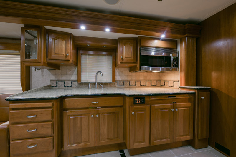 2007 Country Coach Magna For Sale