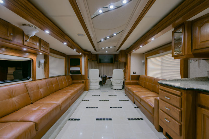 2007 Country Coach Magna For Sale