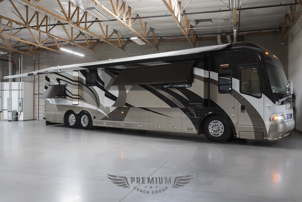 2007 Country Coach Magna For Sale