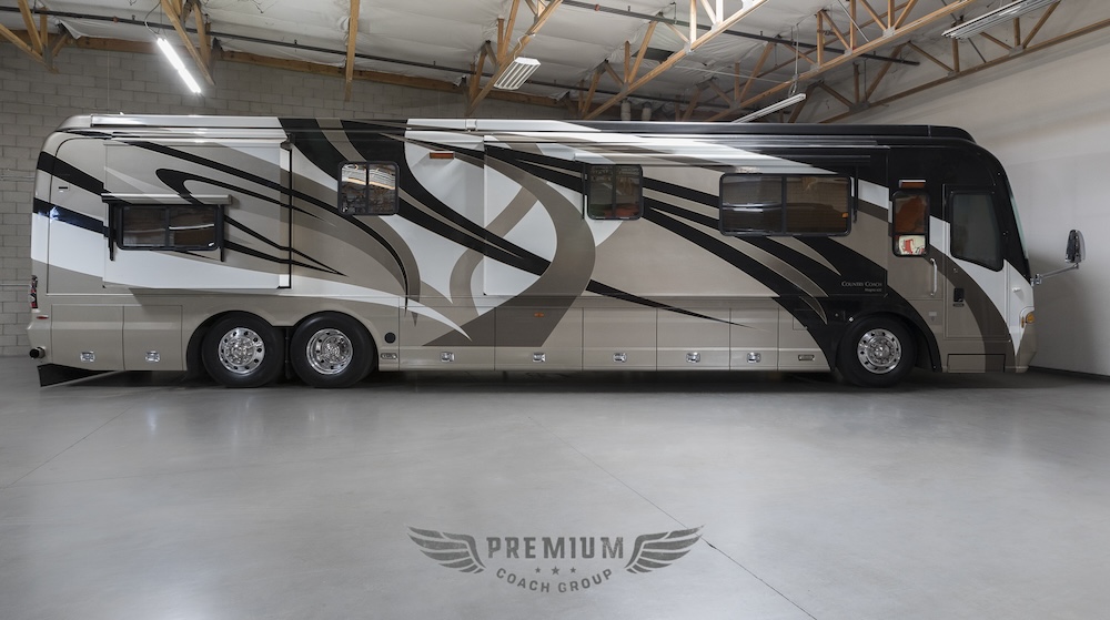 2007 Country Coach Magna For Sale