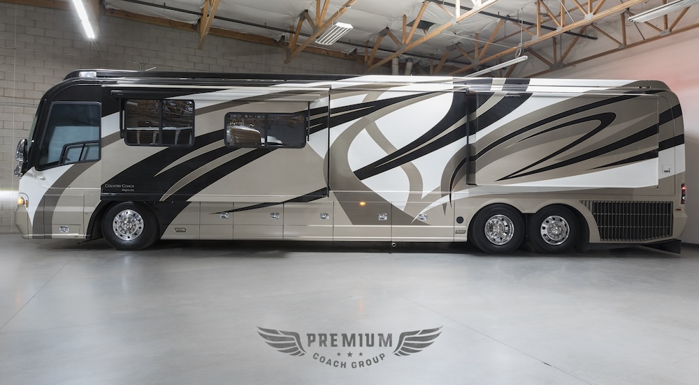 2007 Country Coach Magna For Sale