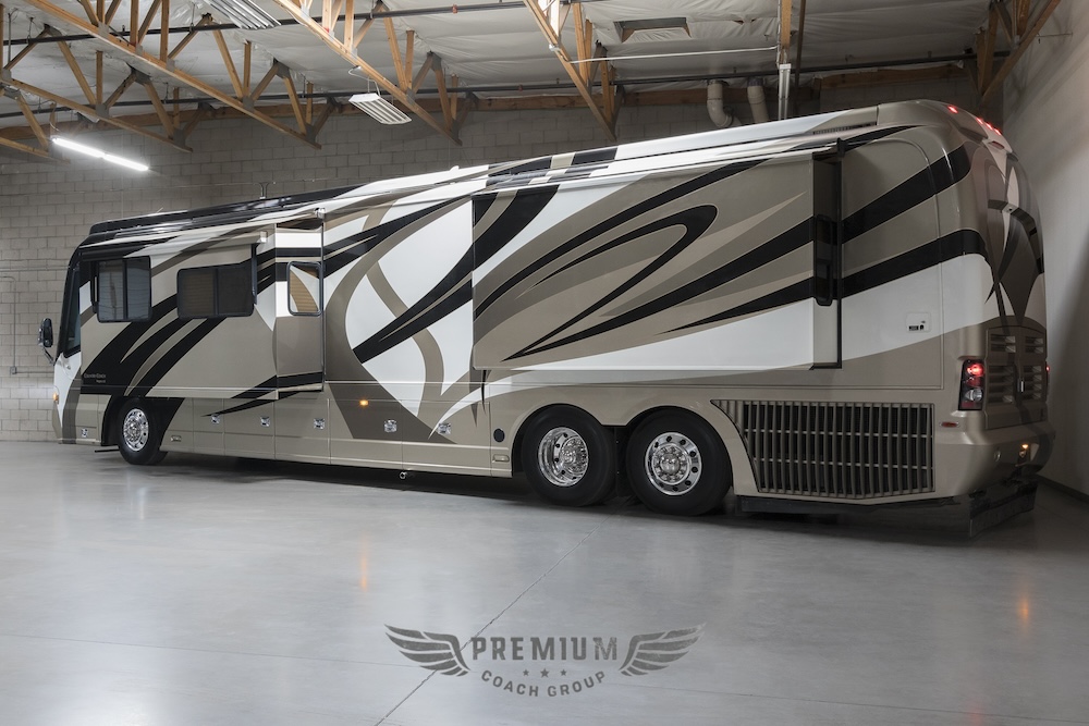 2007 Country Coach Magna For Sale