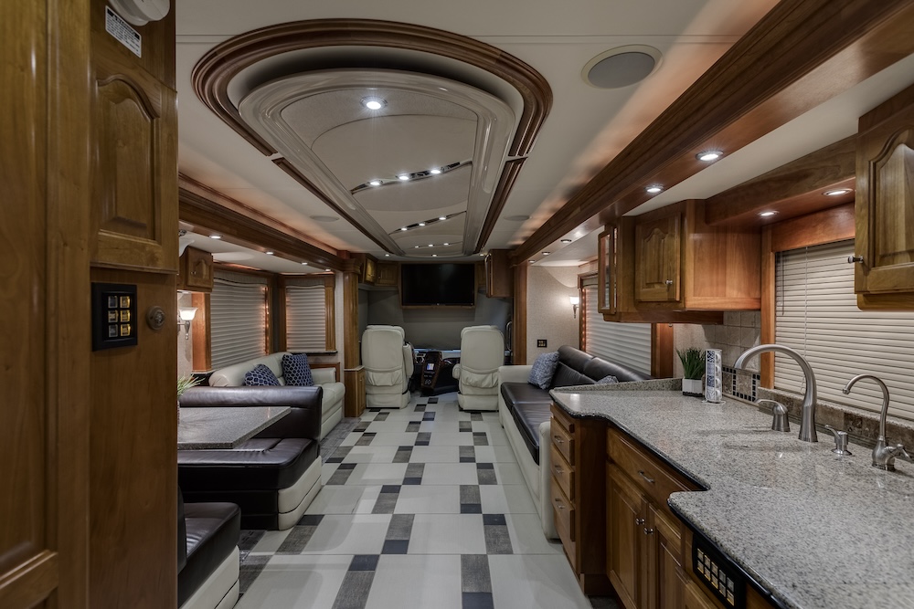 2007 Country Coach Magna For Sale