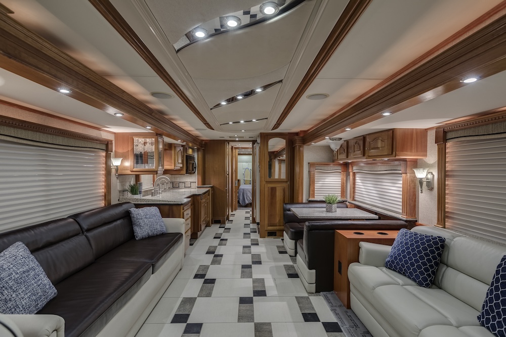 2007 Country Coach Magna For Sale