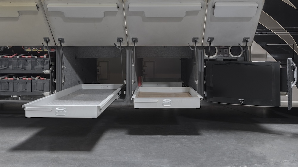 2007 Country Coach Magna For Sale