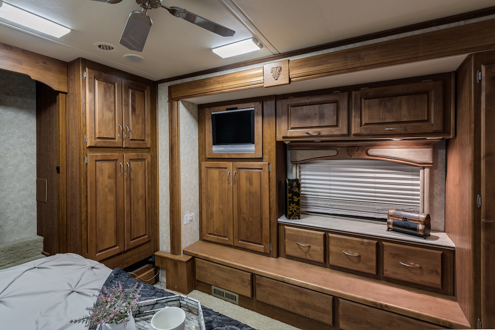 2007 Prevost Monaco For Sale