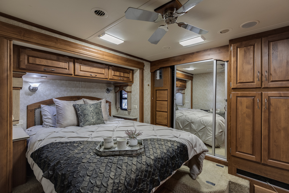 2007 Prevost Monaco For Sale