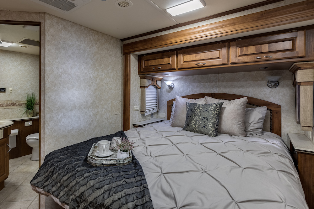 2007 Prevost Monaco For Sale