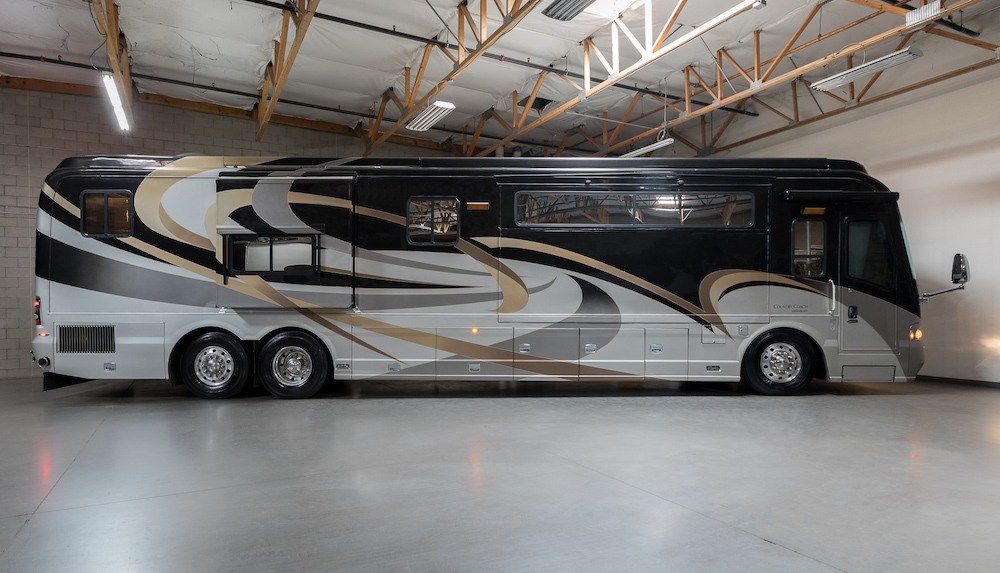 2009 Country Coach Magna For Sale