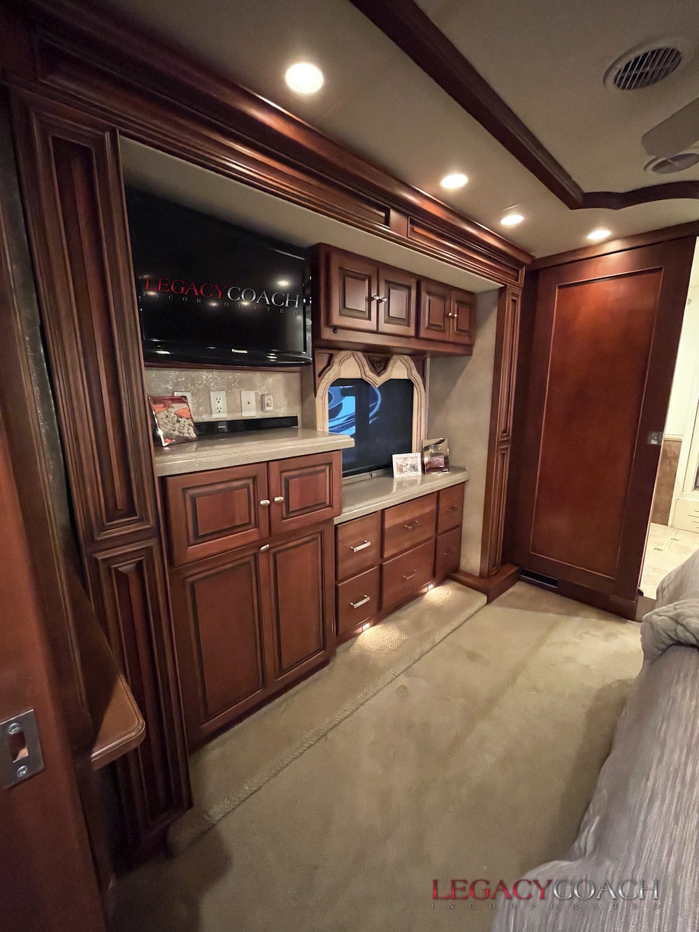 2009 Tiffin Allegro For Sale