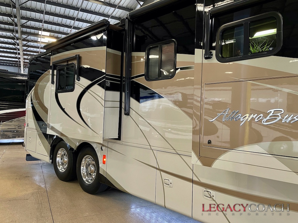 2009 Tiffin Allegro For Sale