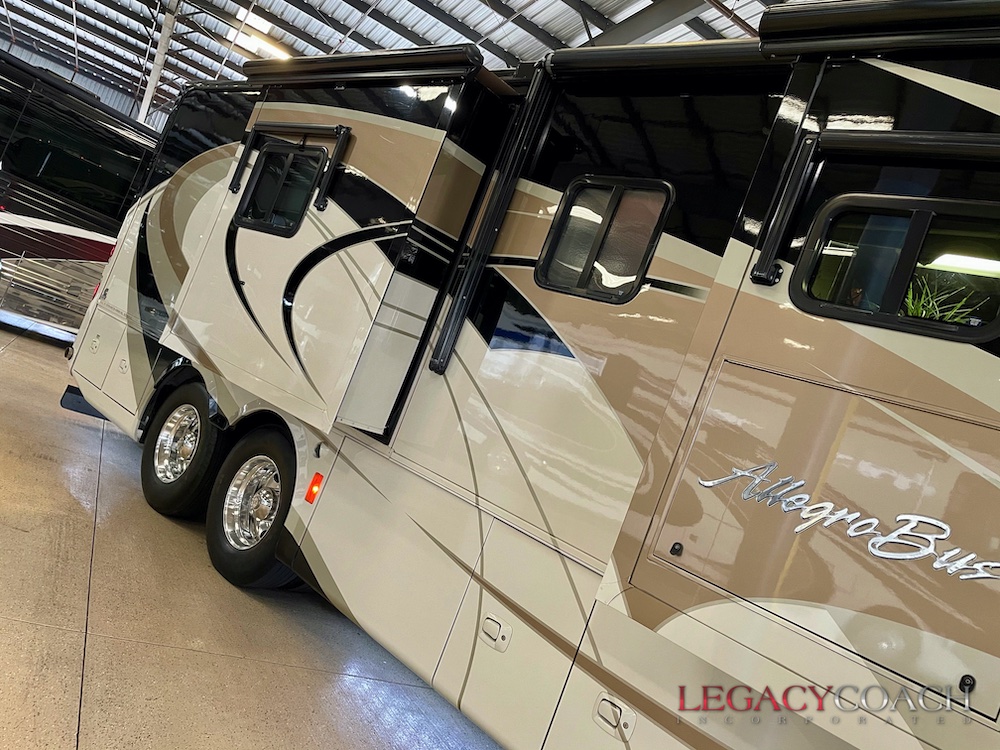 2009 Tiffin Allegro For Sale