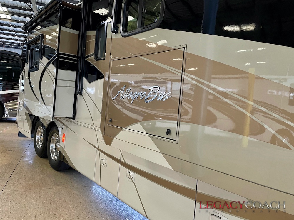 2009 Tiffin Allegro For Sale