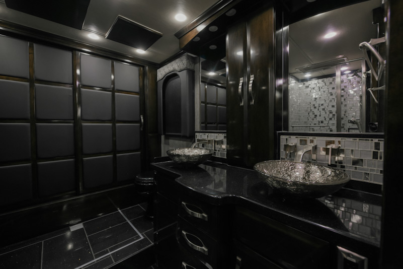 2014 Prevost Newmar King Aire For Sale