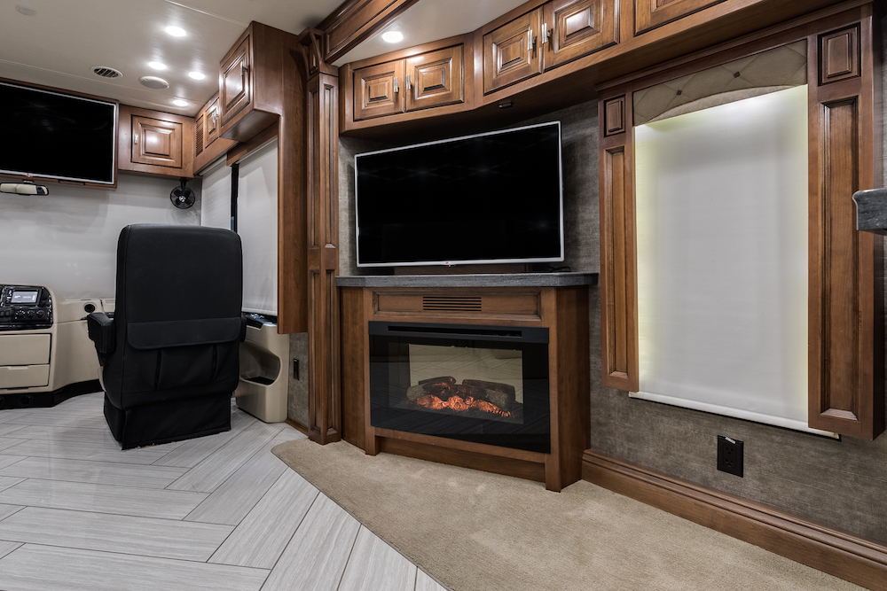 2015 Tiffin Zephyr For Sale