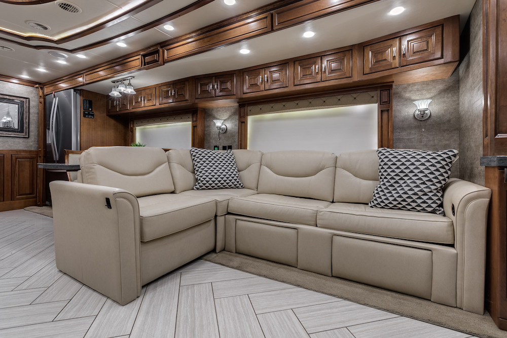 2015 Tiffin Zephyr For Sale