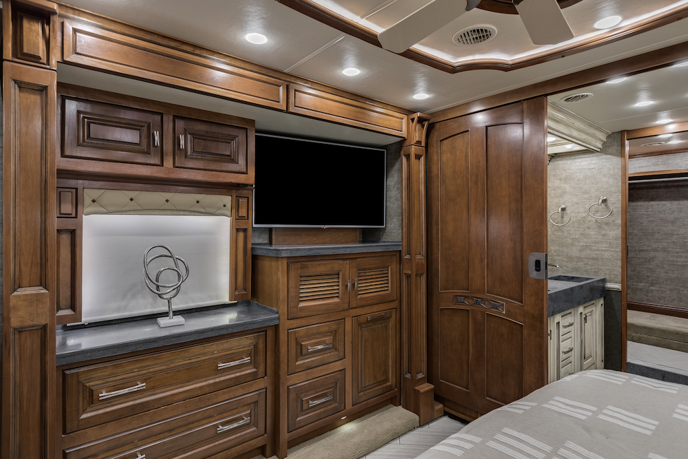 2015 Tiffin Zephyr For Sale