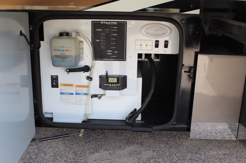 2017 Winnebago Ellipse  For Sale