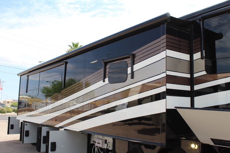 2017 Winnebago Ellipse  For Sale