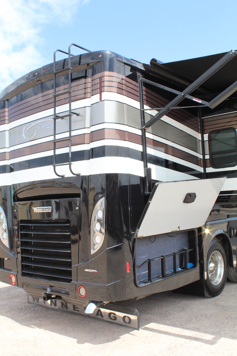 2017 Winnebago Ellipse  For Sale
