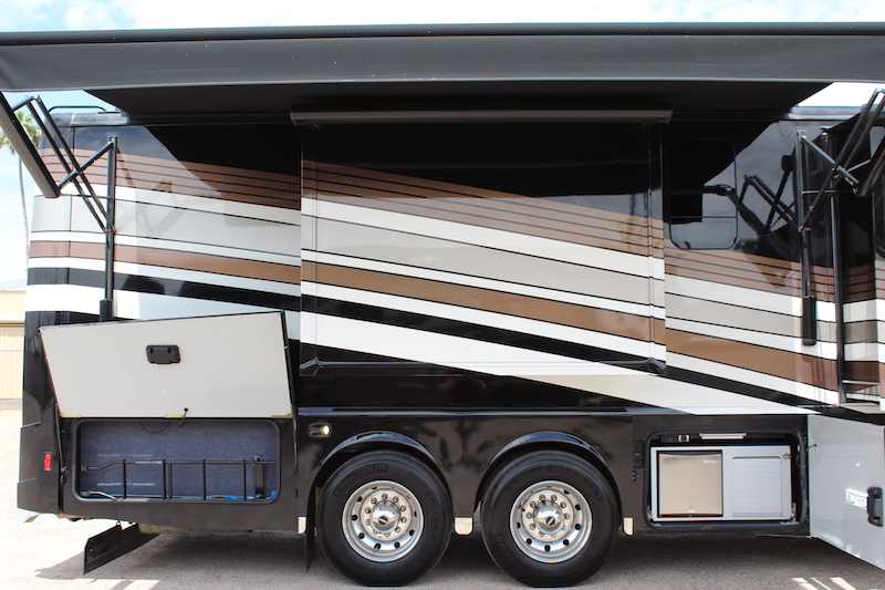2017 Winnebago Ellipse  For Sale