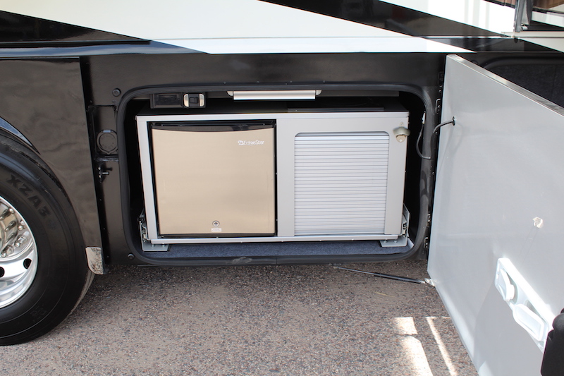 2017 Winnebago Ellipse  For Sale