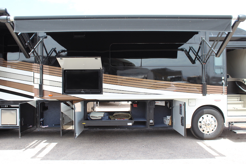 2017 Winnebago Ellipse  For Sale