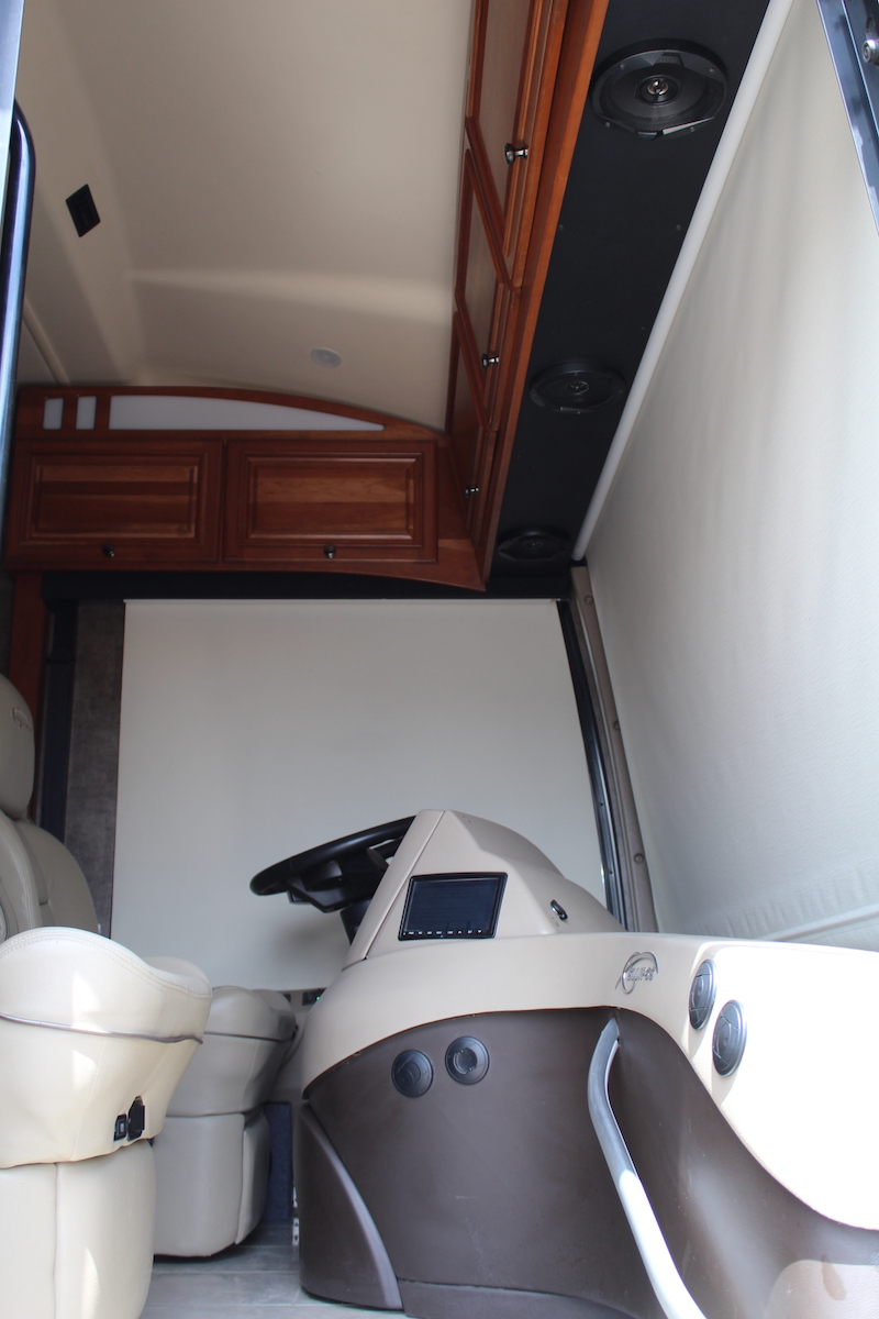 2017 Winnebago Ellipse  For Sale