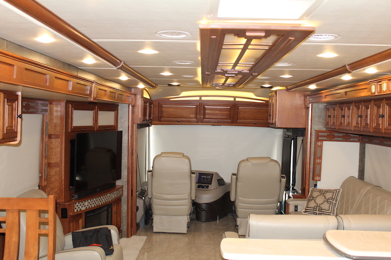 2017 Winnebago Ellipse  For Sale