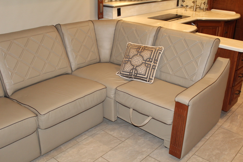2017 Winnebago Ellipse  For Sale