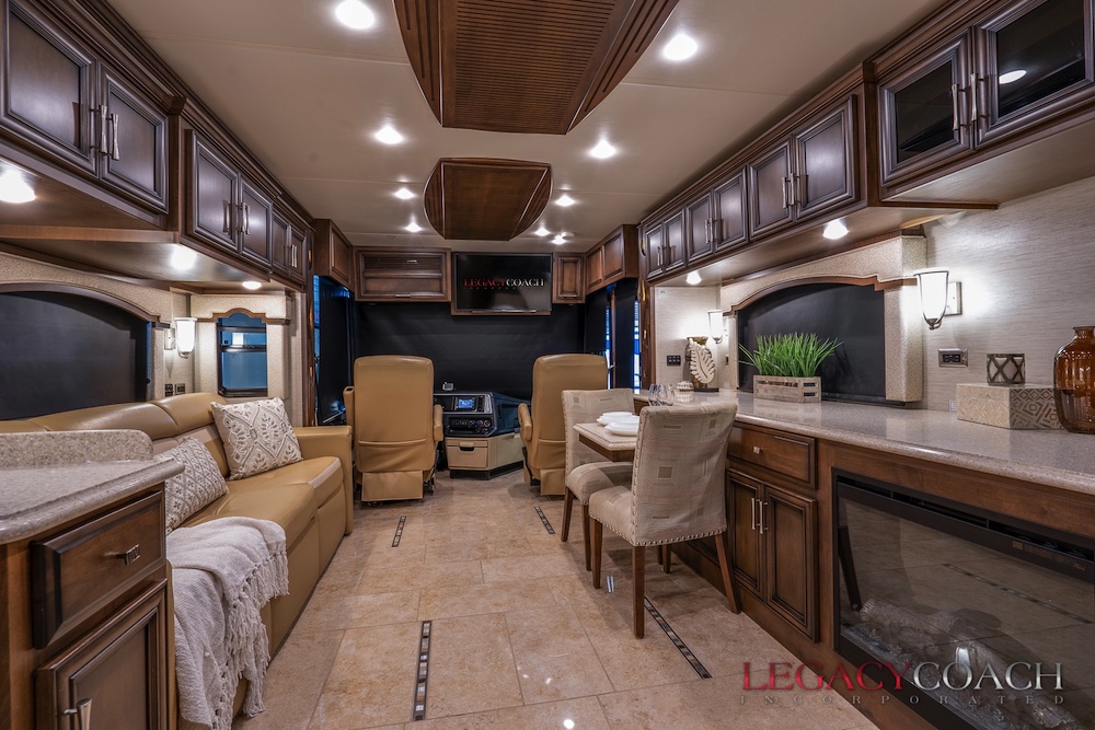 2018 Prevost Newmar Ventana For Sale