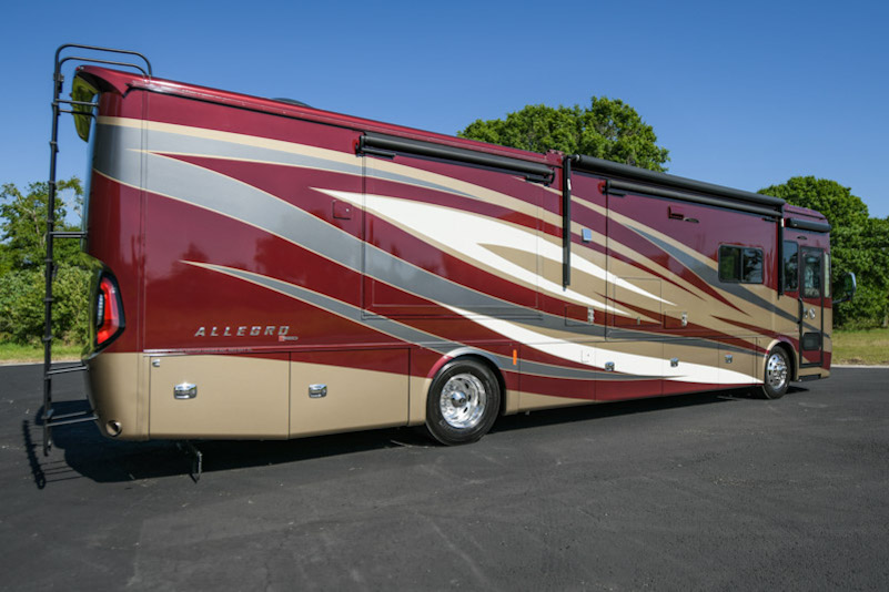2018 Tiffin Allegro 38QRAQuad Slide