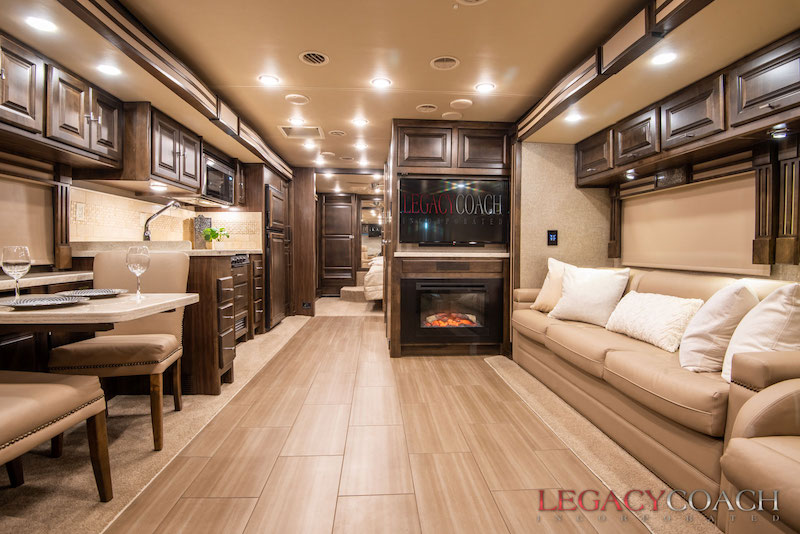 2018 Tiffin Red For Sale