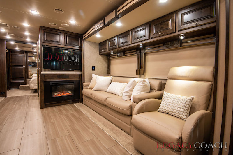 2018 Tiffin Red For Sale