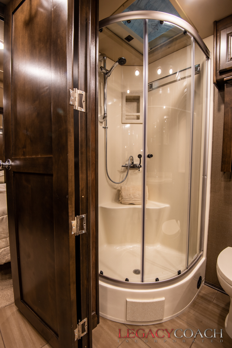 2018 Tiffin Red For Sale