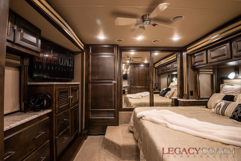 2018 Tiffin Red For Sale