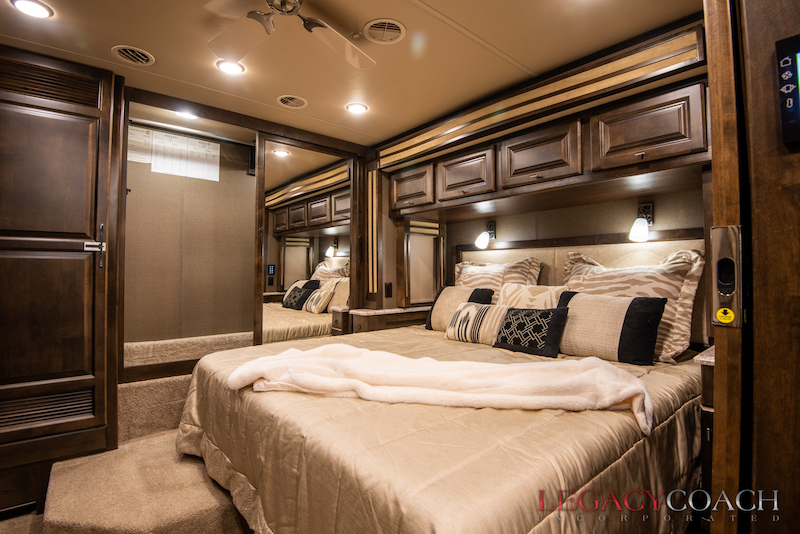 2018 Tiffin Red For Sale