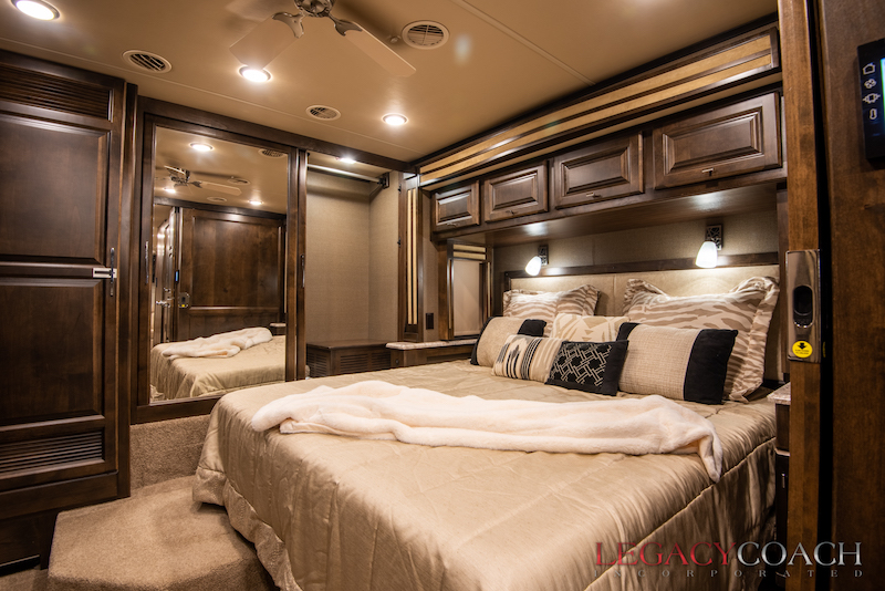 2018 Tiffin Red For Sale