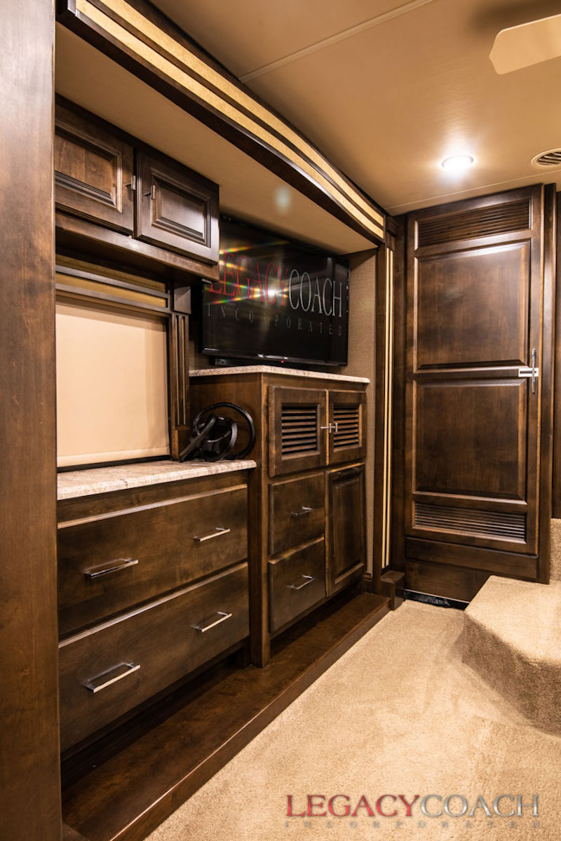 2018 Tiffin Red For Sale